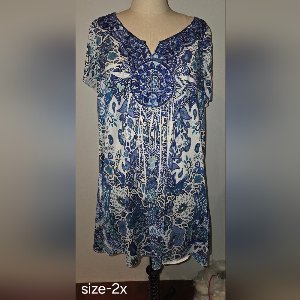 Apt. 9 Blue and White Floral Women's Blouse